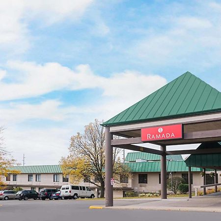 Ramada By Wyndham Plymouth Hotel & Conference Center Экстерьер фото