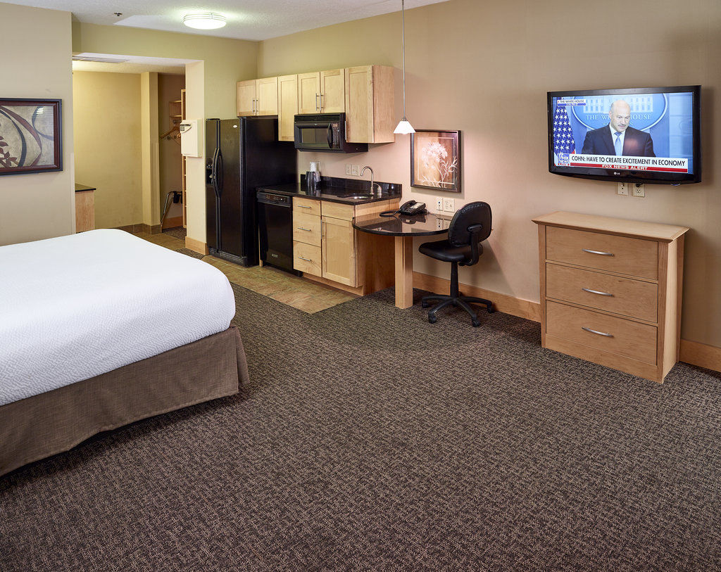 Ramada By Wyndham Plymouth Hotel & Conference Center Экстерьер фото